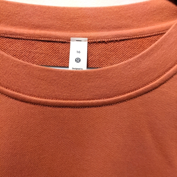 Lululemon Crew - Picture 4 of 4